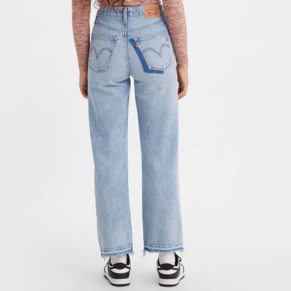 Levi's Women's Ribcage Straight Ankle Jeans Light Indigo Blue Size 31